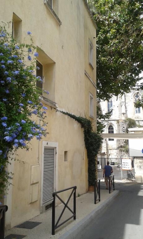 Arles Forum - Les Pénitents Bleus Habitación foto